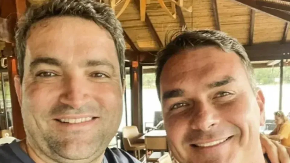 Flávio dividia conta com suspeito de lavar dinheiro do INSS, indica email