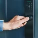 Os 5 motivos para instalar uma fechadura inteligente na sua casa