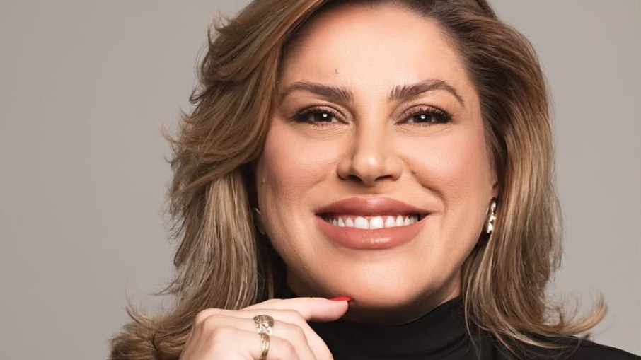 Rafaela Camargo criou campanha que leva acolhimento com lenços e cartas. Rafaela Camargo criou campanha que leva acolhimento com lenços e cartas.