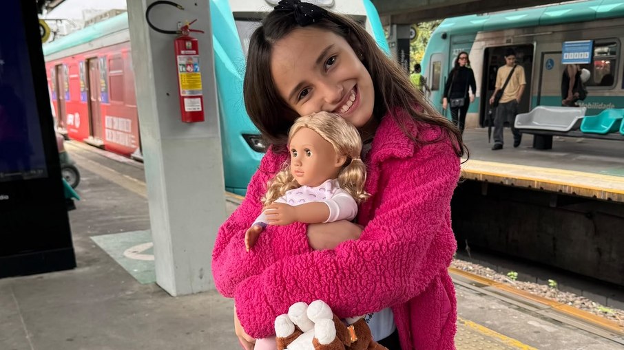 Manuella da Costa, de 9 anos, é uma das vozes dos trens até 19 de outubro Manuella da Costa, de 9 anos, é uma das vozes dos trens até 19 de outubro