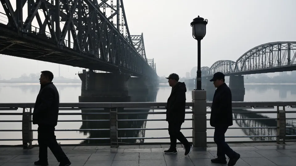 China e Coreia do Norte inauguram ponte entre países