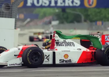 Carro de Ayrton Senna vai a leilão na Inglaterra