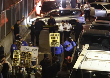 Agente do ICE atira contra carro com criança de 5 anos em Nova York