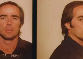 Chiclete nas costas de jovem ajuda a solucionar crime após 47 anos