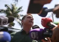 Flávio diz que nomear o pai para cargos