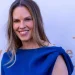 Hilary Swank anuncia gravidez do terceiro filho aos 52 anos