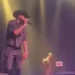 Imagens chocantes mostram cantor dando tapa em mulher durante show