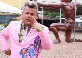 Milton Cunha pede desculpas a Pabllo Vittar após fala sobre cantora: