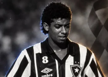 Morre Carlos Alberto Dias, ex-jogador do Botafogo, aos 59 anos