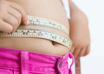 OMS lança guia para enfrentar obesidade em crianças e adolescentes
