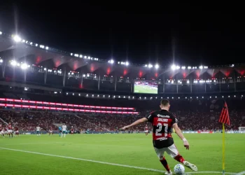 Palmeiras retoma caça ao Flamengo e encara o Bahia para reagir no returno do Brasileirão