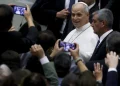 Papa Leão XIV tem noite tranquila após cirurgia para retirada de tumor, diz Vaticano