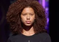 Quem é Julie Trindade, modelo carioca de 16 anos que venceu concurso com 1.700 candidatos