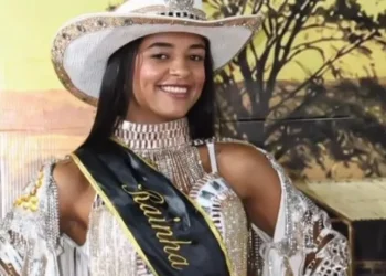 Rainha de rodeio de 22 anos morre atingida por raio no Tocantins