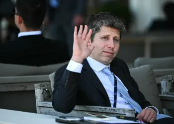 Sam Altman diz que sociedade deve aceitar efeitos ruins causados pela IA