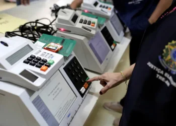 Sobre para 1.544 número de urnas substituídas no primeiro turno