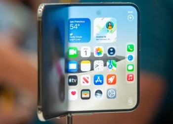 Terá de esperar por 2027 para conseguir comprar o iPhone Duo