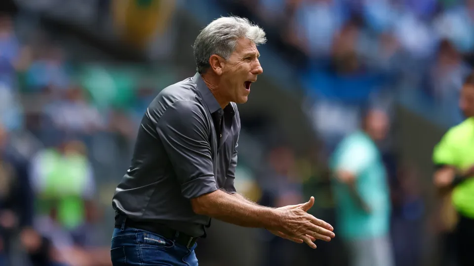 Violência doméstica? Renato Gaúcho defende auxiliar:
