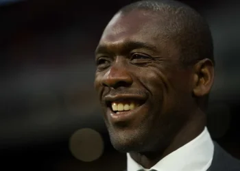 Visto adia estreia de Seedorf, e Corinthians confia em início contra Vasco