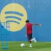 Yamal dá passe de trivela e Adeyemi marca golaço em treino do Barcelona